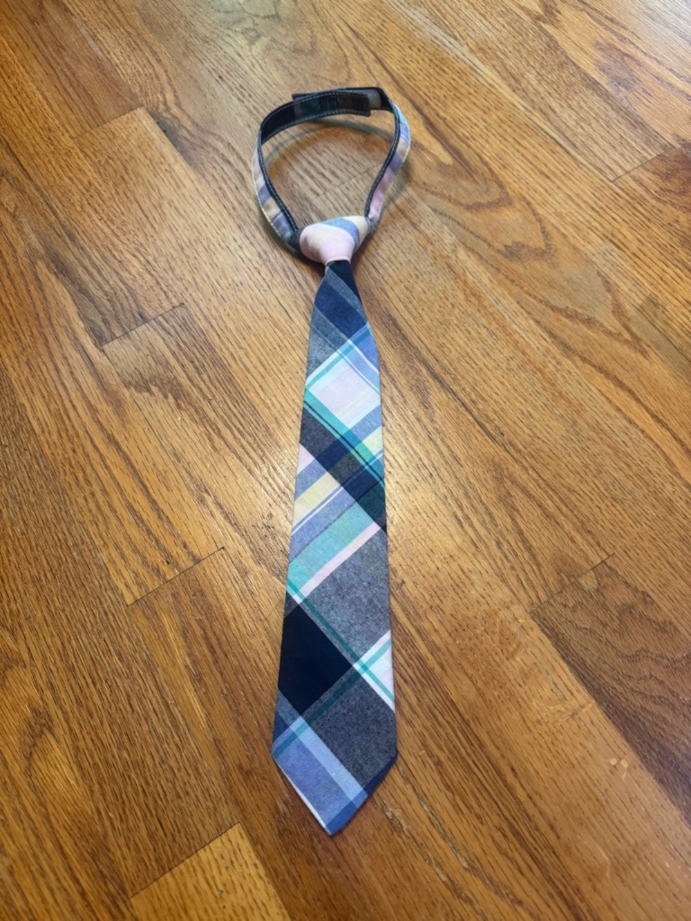 Gymboree plaid hook and loop closure Tie